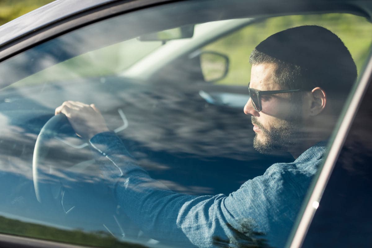 Cliente de Vehicapital manejando su auto